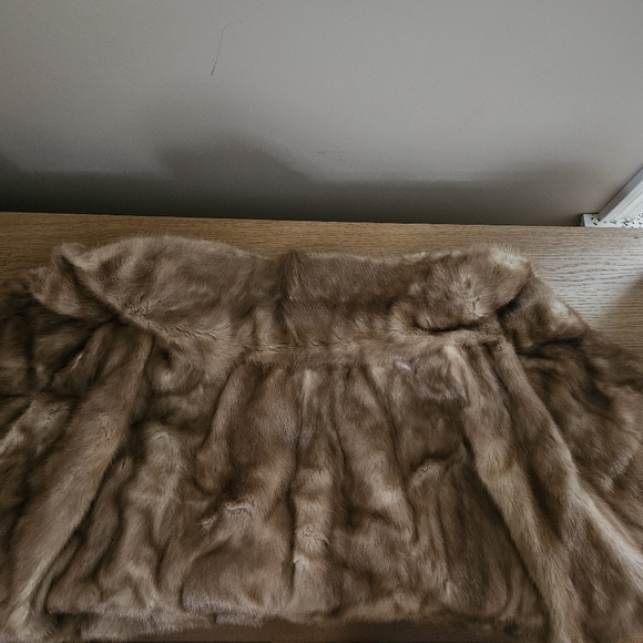Vintage Mink Fur Capelet Cropped Fur Jacket | Light Brown | Old Hollywood - Picture 9 of 15